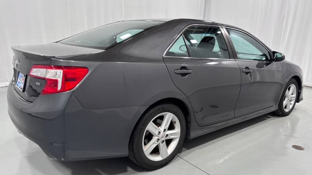2012 Toyota Camry Image 5