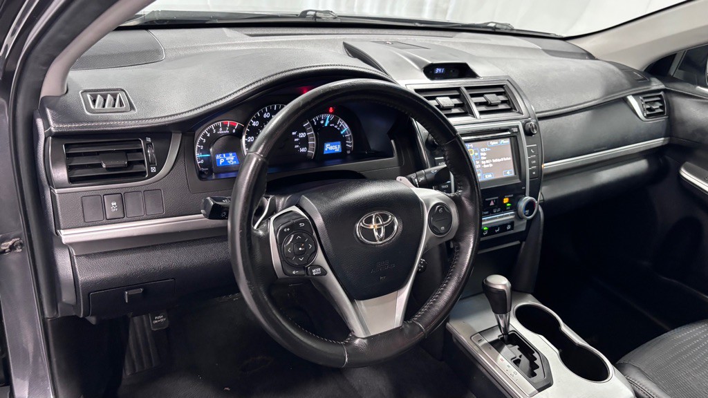 2012 Toyota Camry Image 9