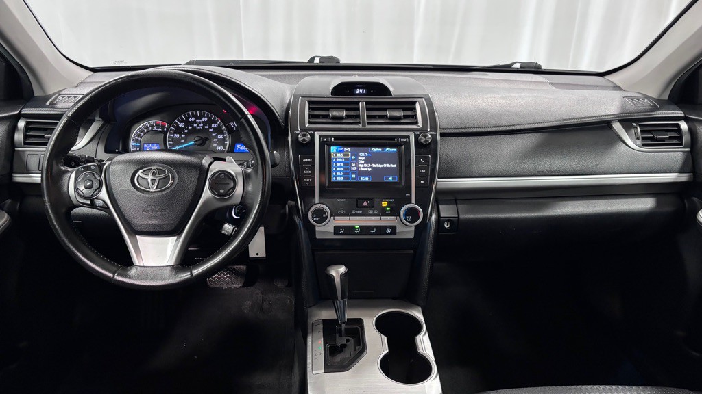 2012 Toyota Camry Image 10