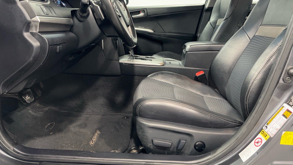 2012 Toyota Camry Image 11