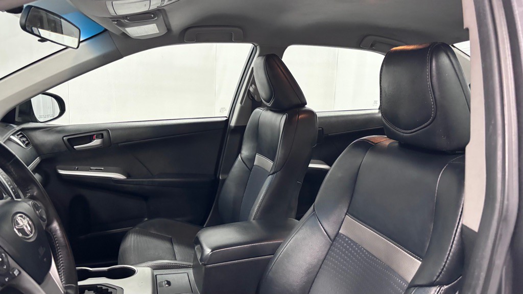 2012 Toyota Camry Image 12