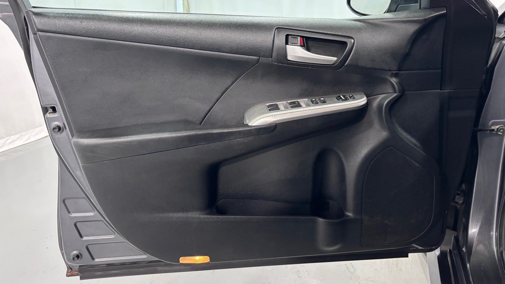 2012 Toyota Camry Image 16