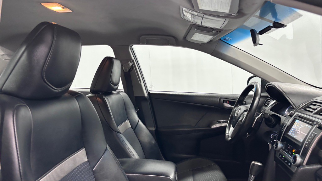 2012 Toyota Camry Image 19