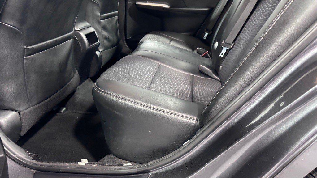 2012 Toyota Camry Image 21