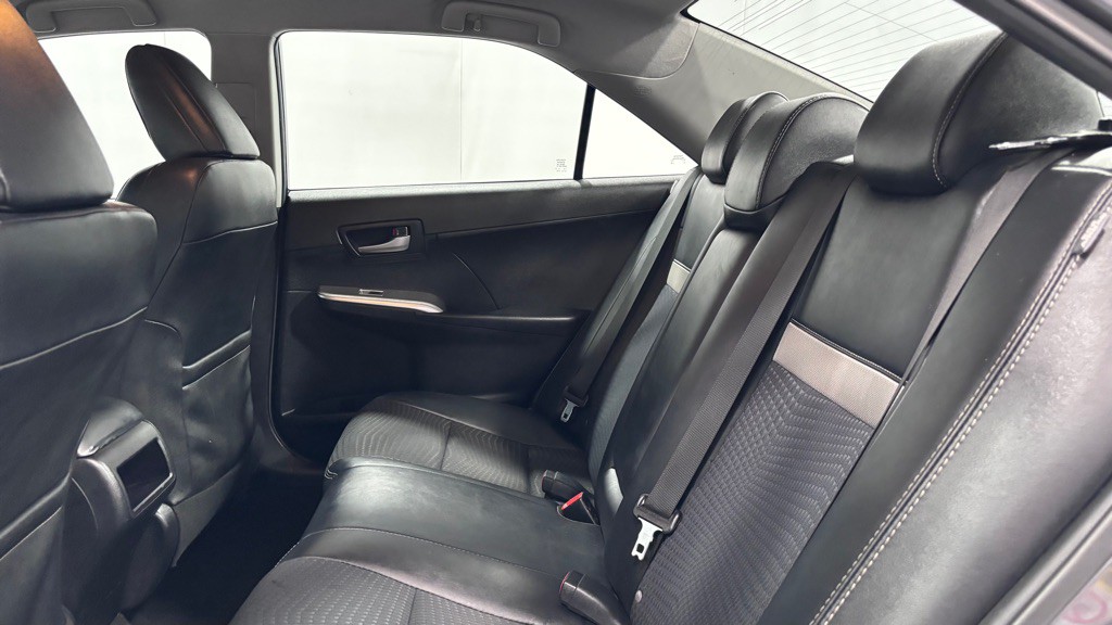 2012 Toyota Camry Image 22