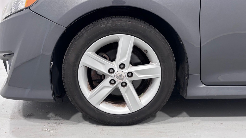 2012 Toyota Camry Image 30