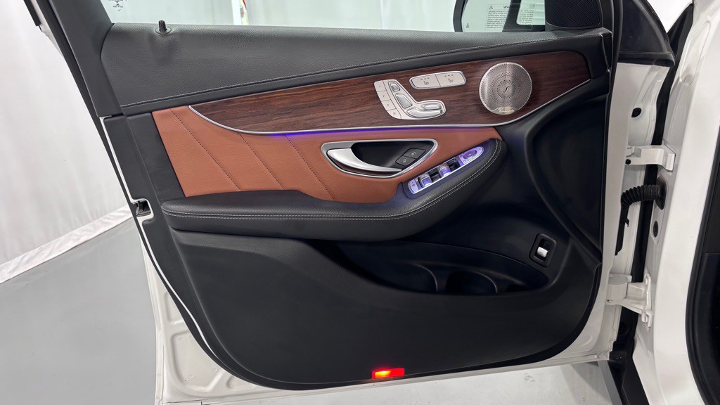 2021 Mercedes-Benz GLC-Class Image 16