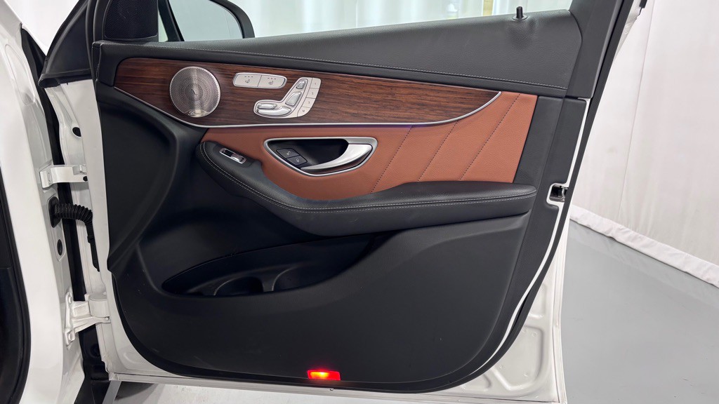 2021 Mercedes-Benz GLC-Class Image 20