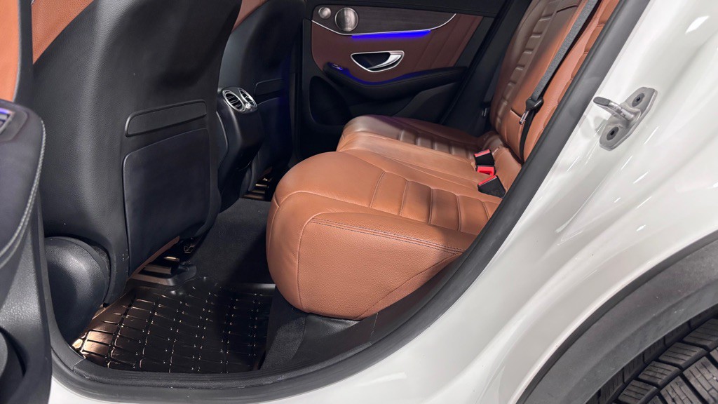 2021 Mercedes-Benz GLC-Class Image 21