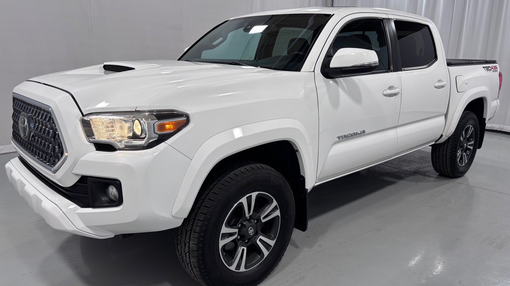 2019 Toyota Tacoma Image 1