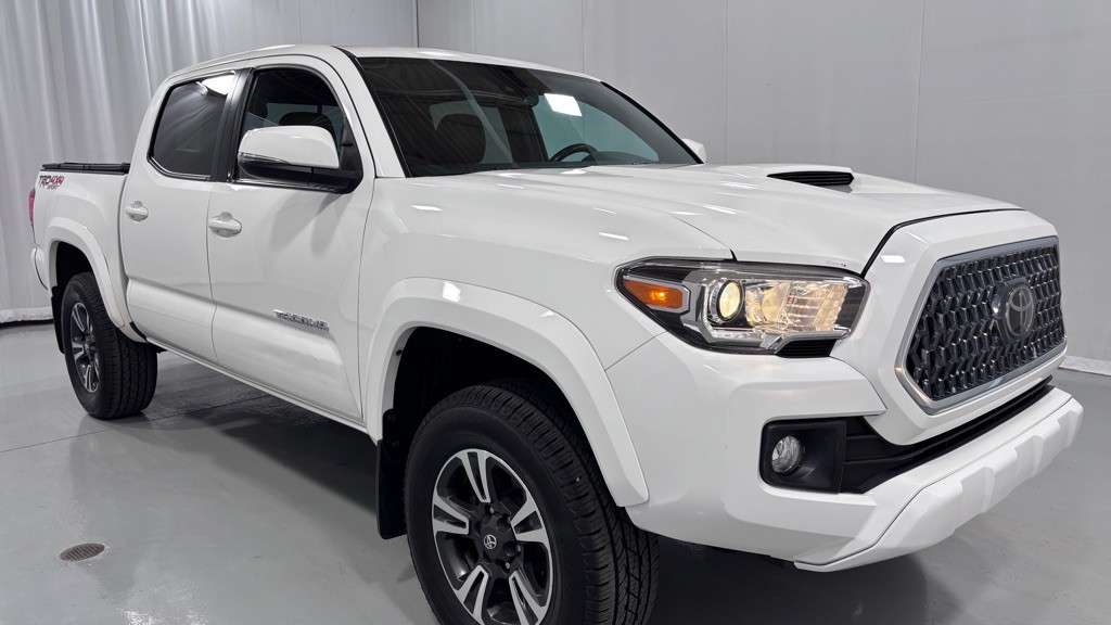 2019 Toyota Tacoma Image 3