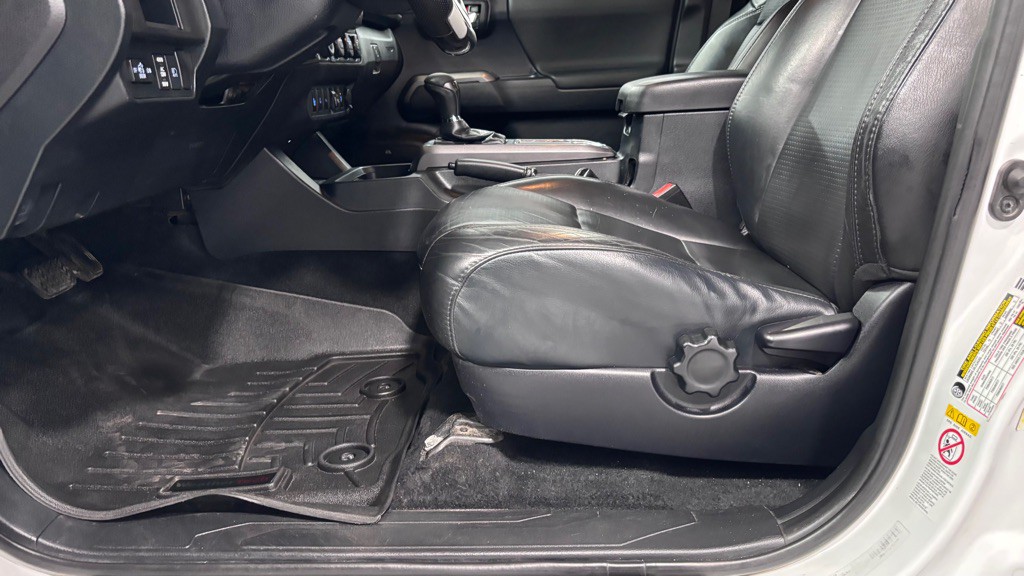 2019 Toyota Tacoma Image 11