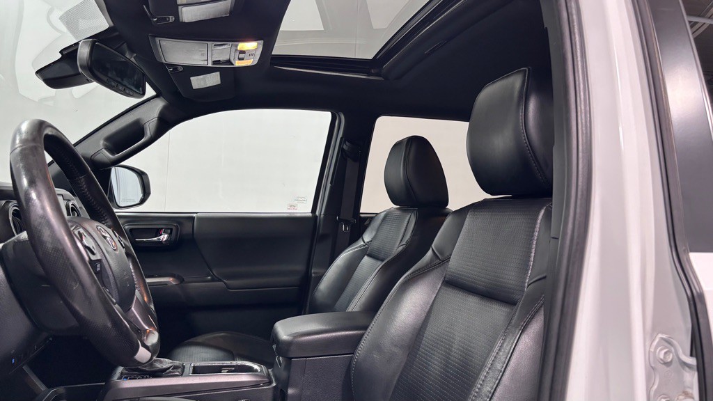 2019 Toyota Tacoma Image 12