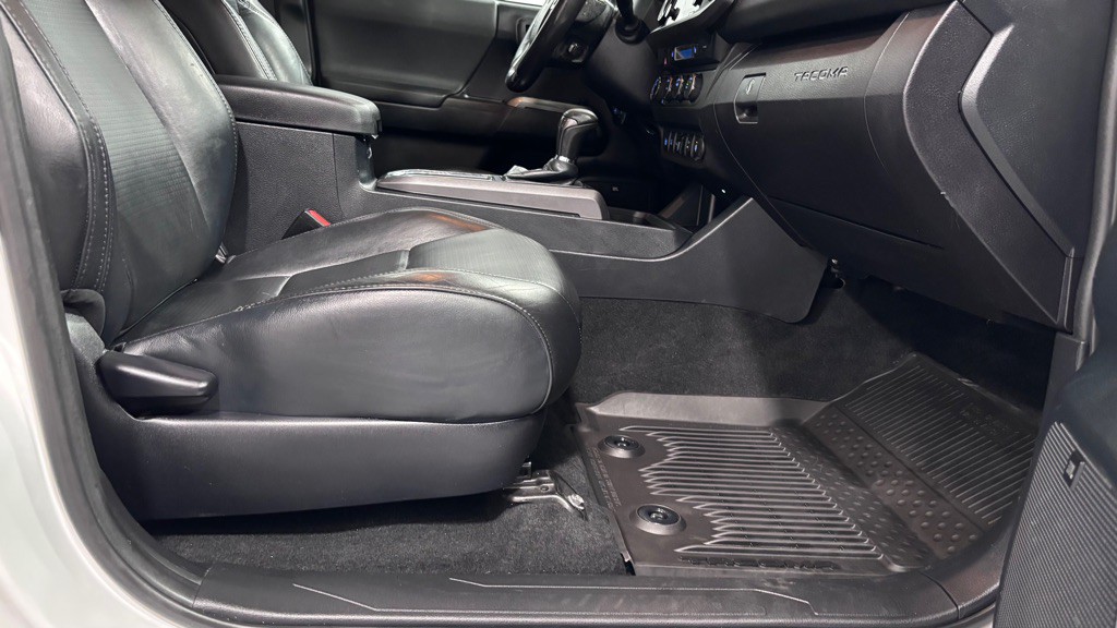 2019 Toyota Tacoma Image 18
