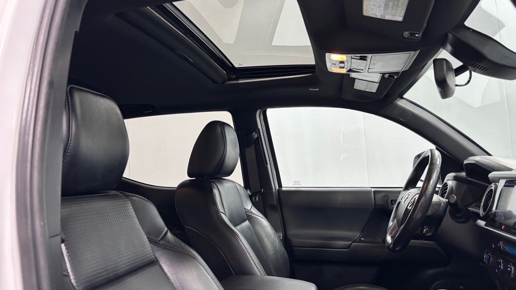 2019 Toyota Tacoma Image 19