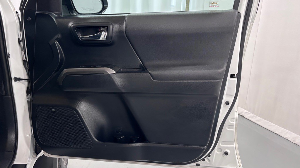 2019 Toyota Tacoma Image 20