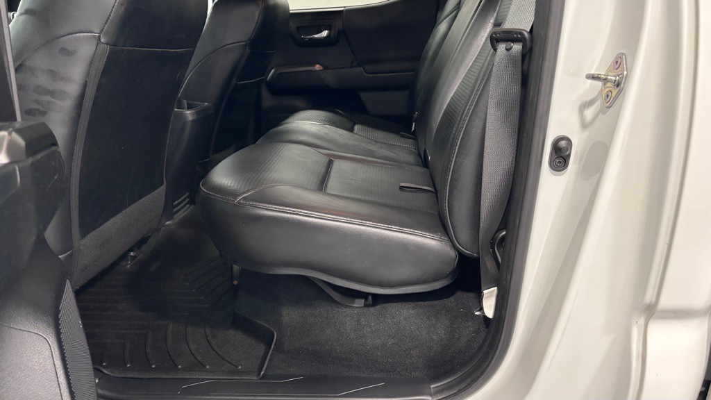2019 Toyota Tacoma Image 21