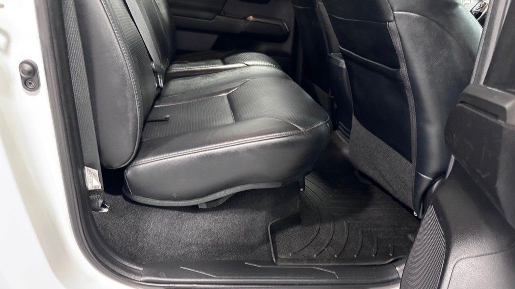 2019 Toyota Tacoma Image 24