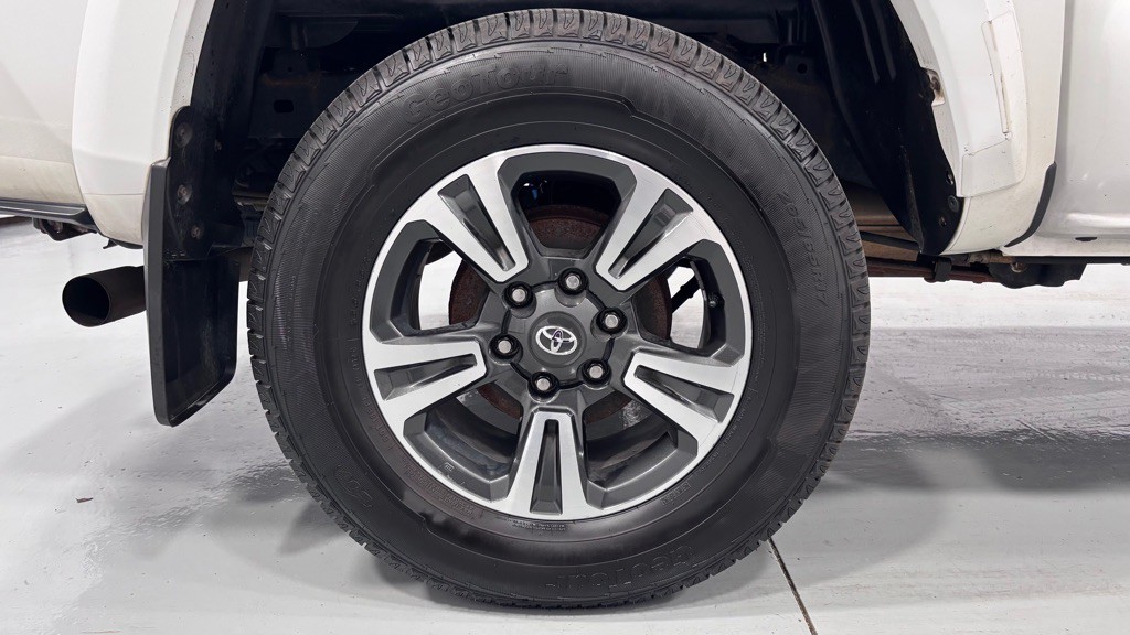 2019 Toyota Tacoma Image 33