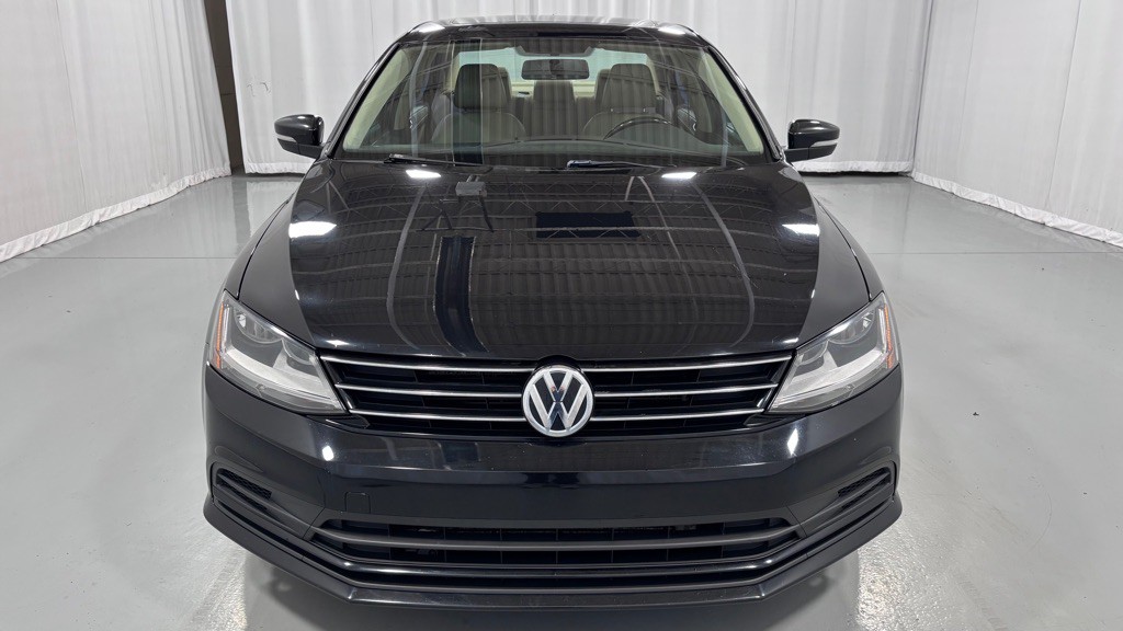 2017 Volkswagen Jetta Image 2