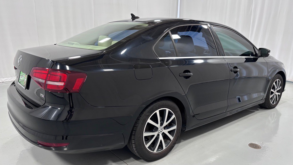 2017 Volkswagen Jetta Image 5