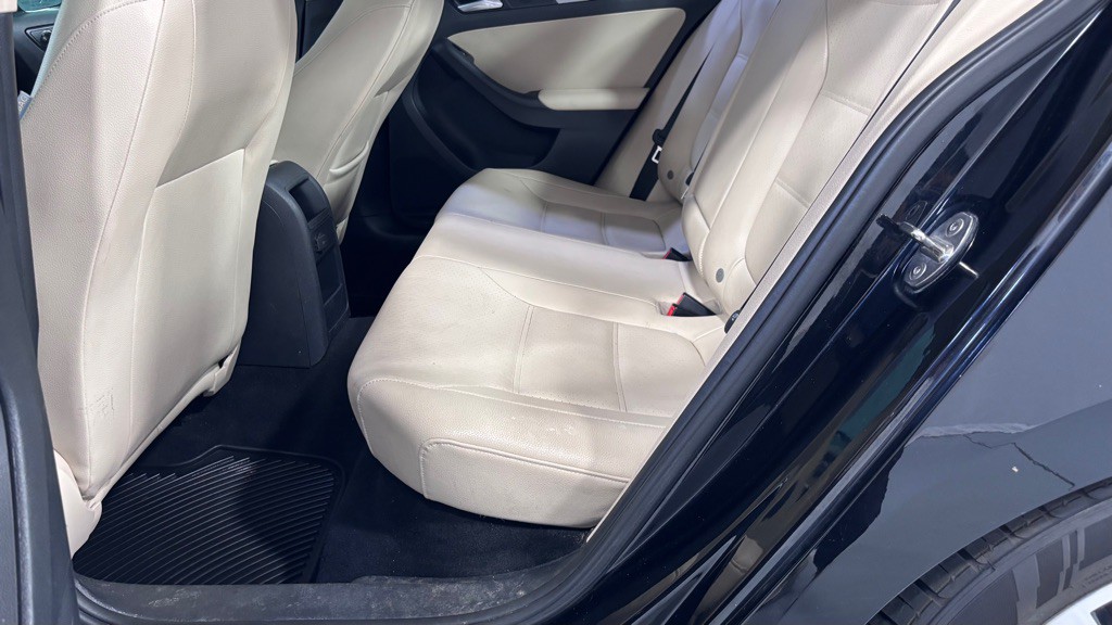 2017 Volkswagen Jetta Image 11