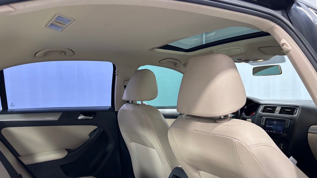 2017 Volkswagen Jetta Image 16