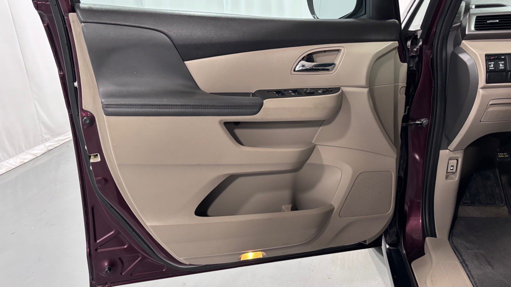 2014 Honda Odyssey Image 16
