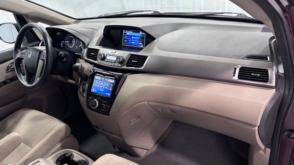 2014 Honda Odyssey Image 17