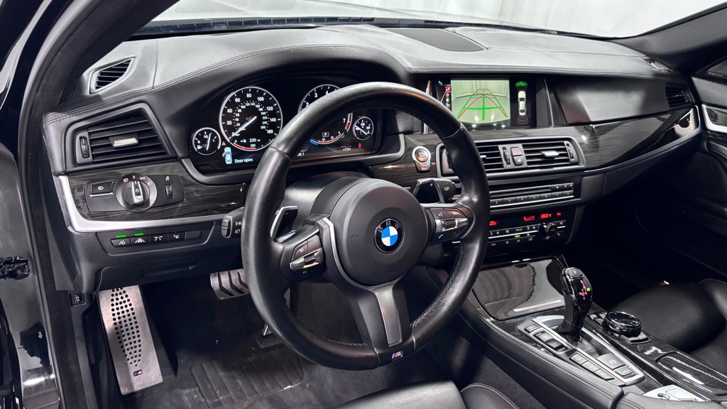 2016 BMW 5 Series Image 9
