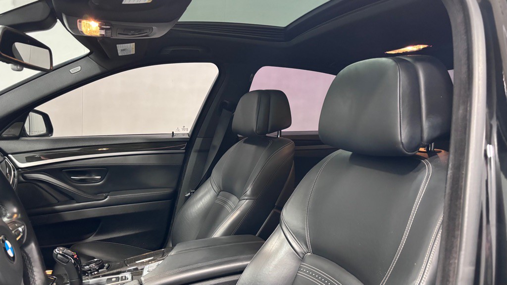 2016 BMW 5 Series Image 12
