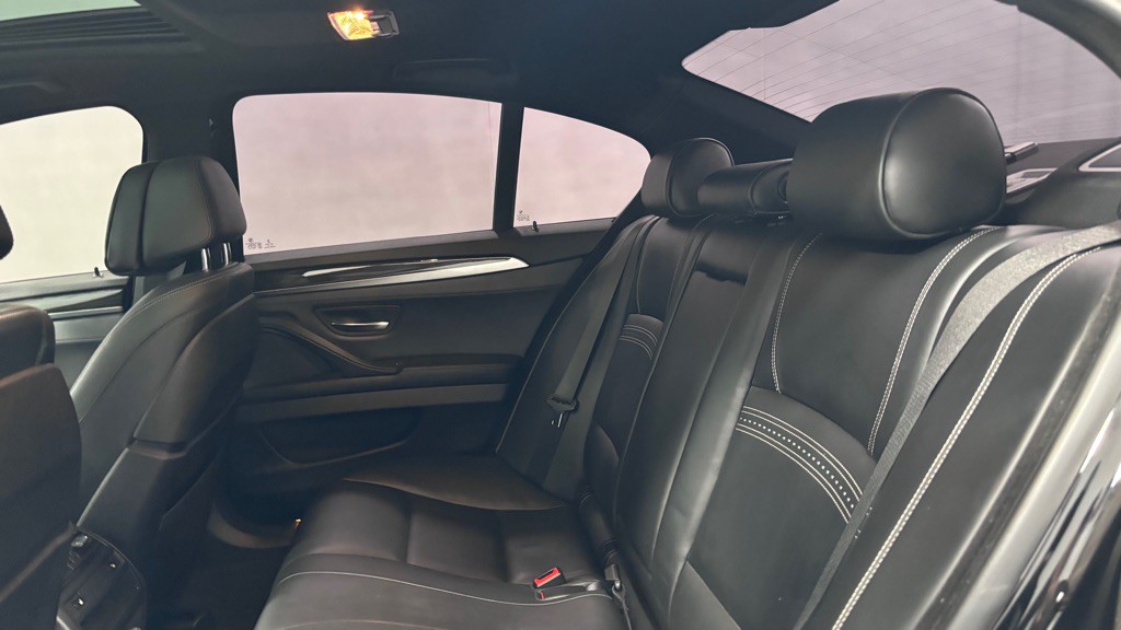2016 BMW 5 Series Image 22