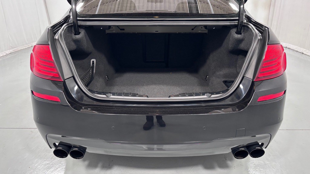 2016 BMW 5 Series Image 28