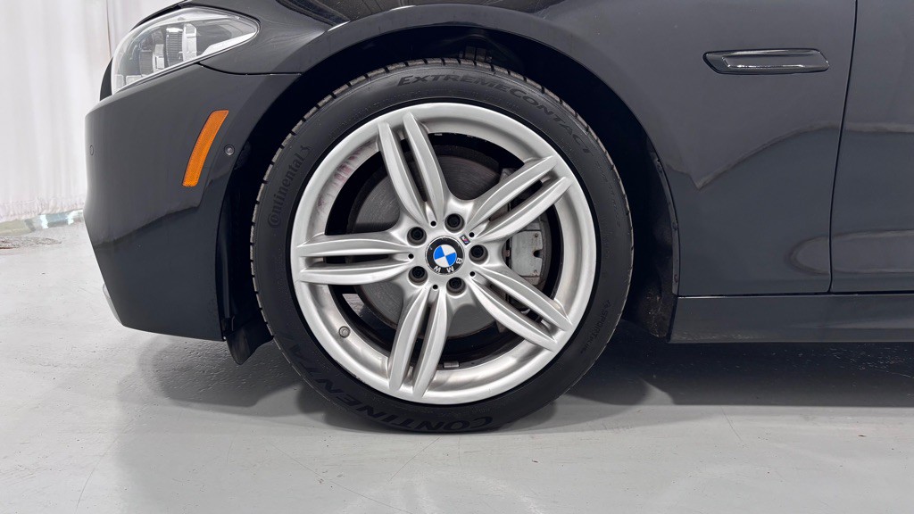2016 BMW 5 Series Image 30