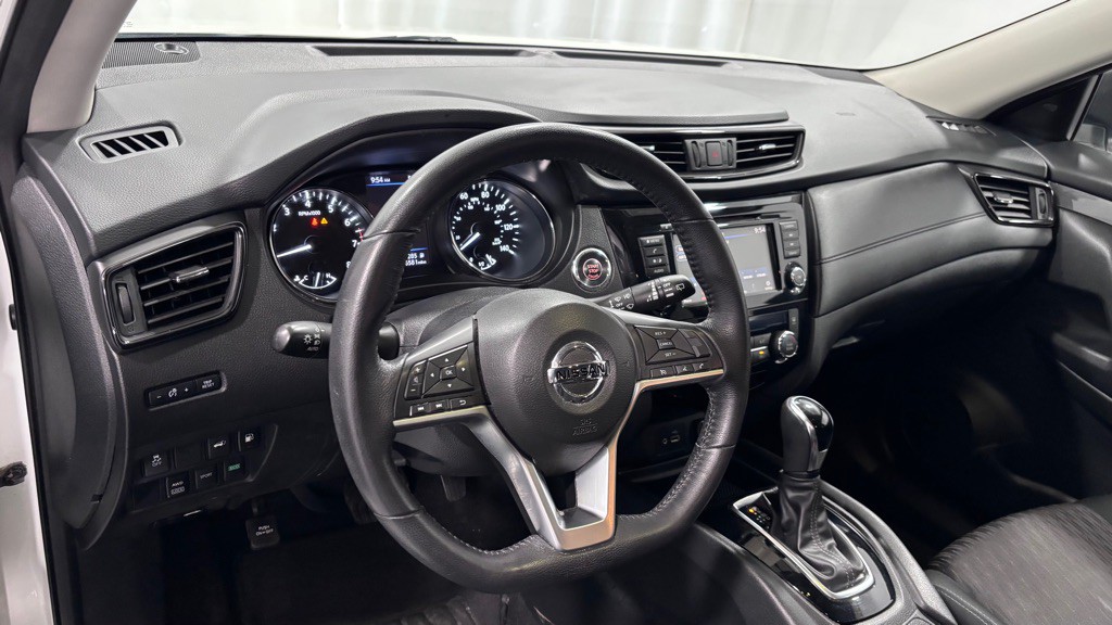 2018 Nissan Rogue Image 9