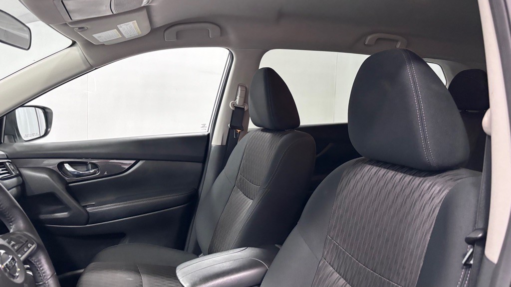 2018 Nissan Rogue Image 12