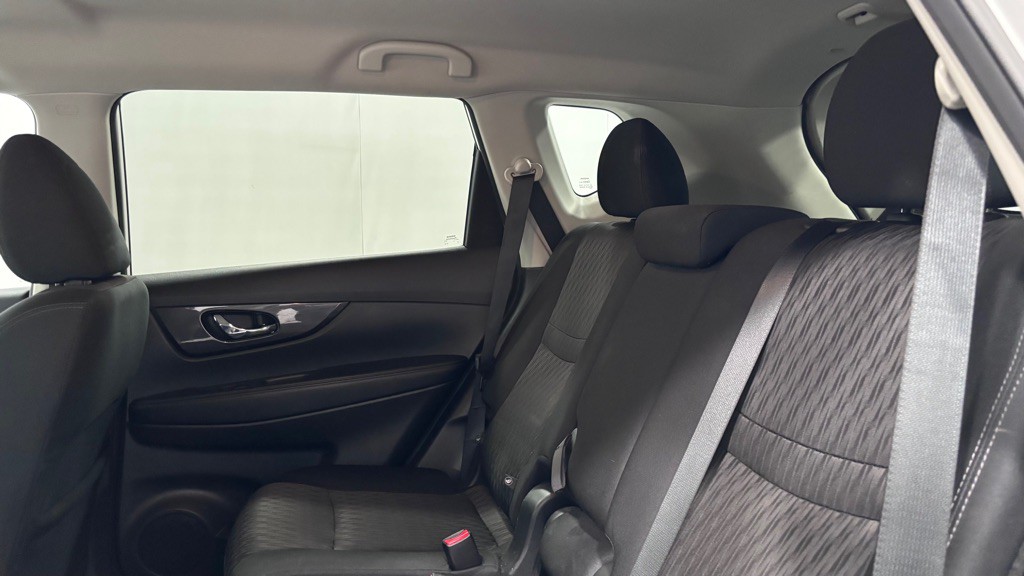 2018 Nissan Rogue Image 22