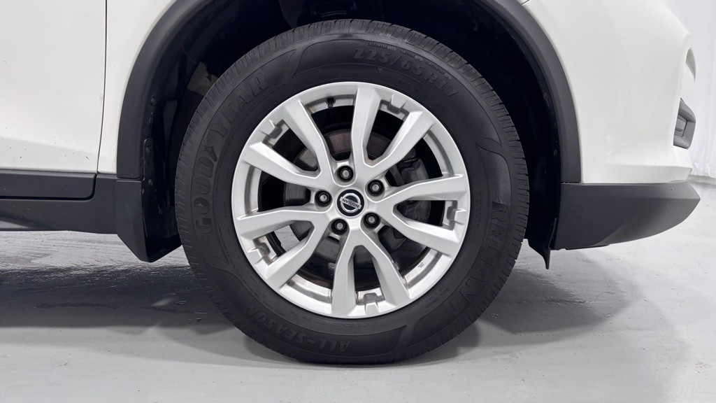 2018 Nissan Rogue Image 32