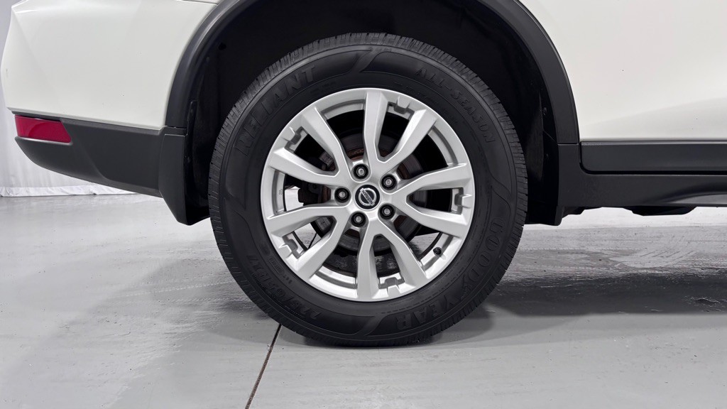 2018 Nissan Rogue Image 33