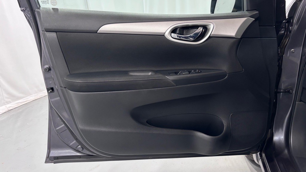 2015 Nissan Sentra Image 16