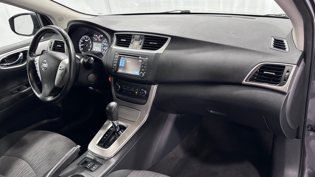 2015 Nissan Sentra Image 17