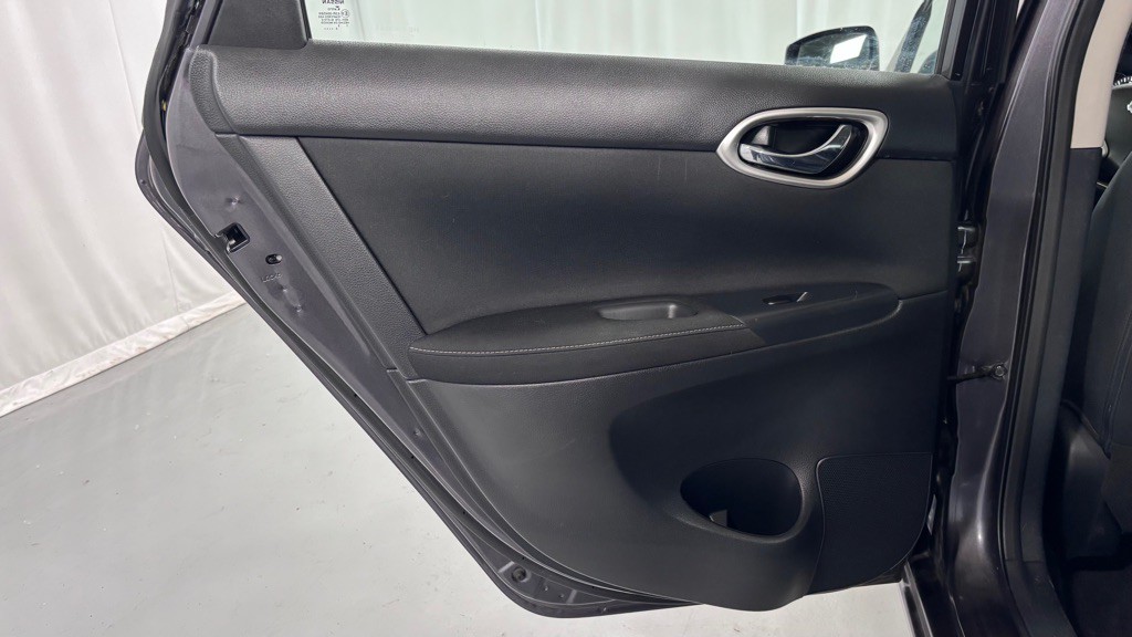 2015 Nissan Sentra Image 23