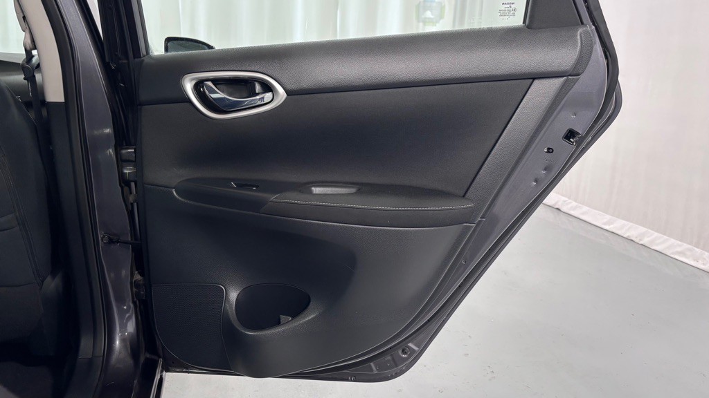 2015 Nissan Sentra Image 27