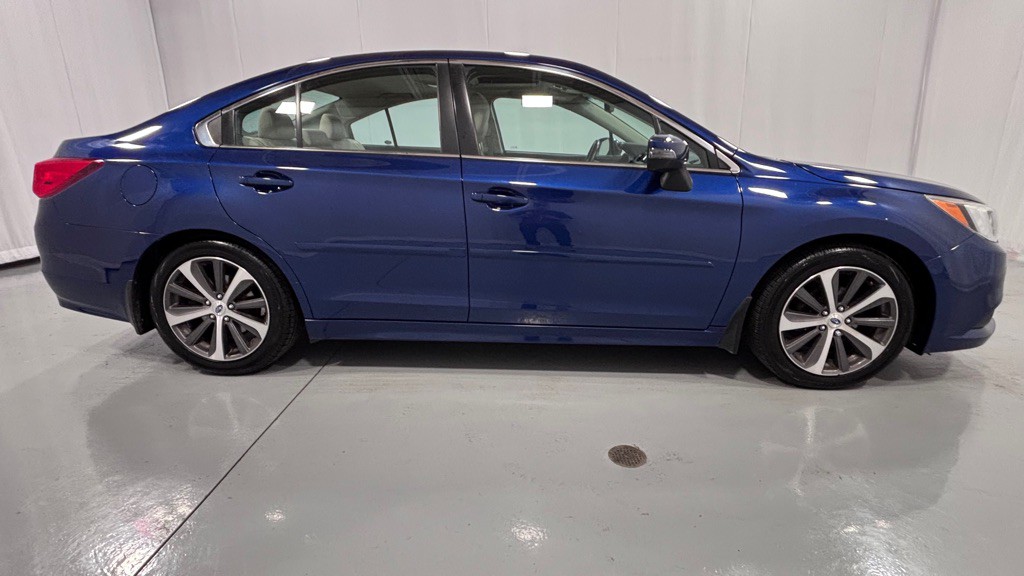 2017 Subaru Legacy Image 4