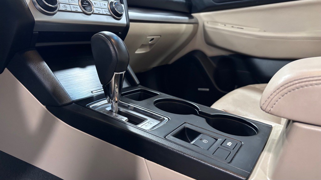 2017 Subaru Legacy Image 15