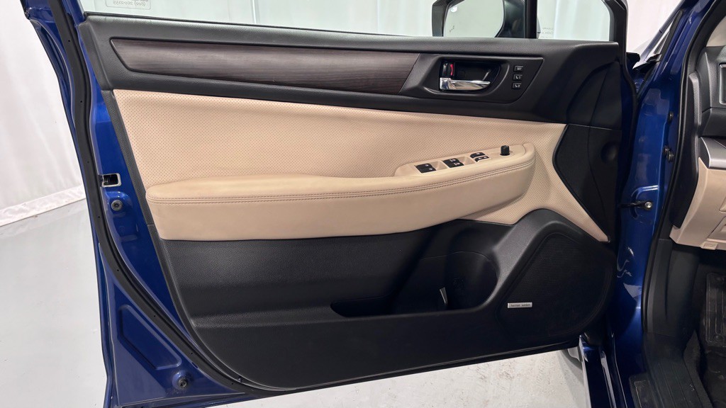 2017 Subaru Legacy Image 16