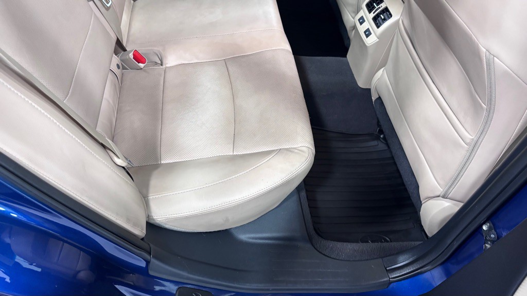 2017 Subaru Legacy Image 24