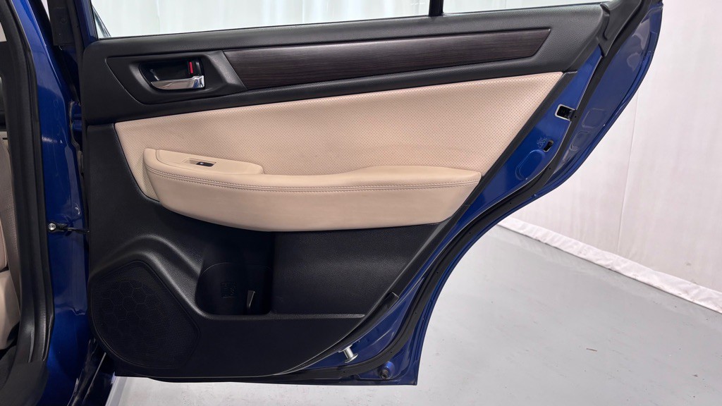 2017 Subaru Legacy Image 27