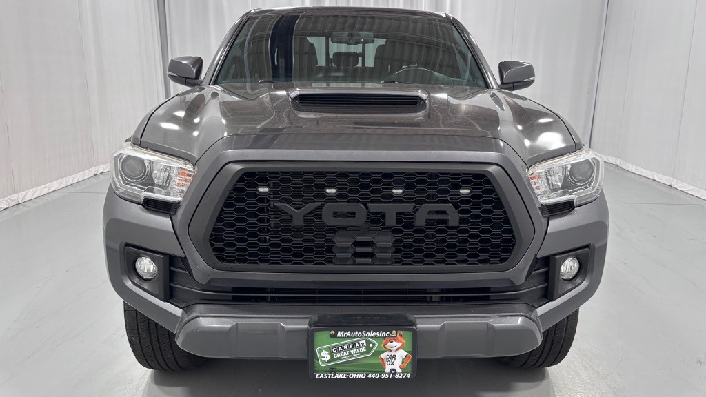 2016 Toyota Tacoma Image 2