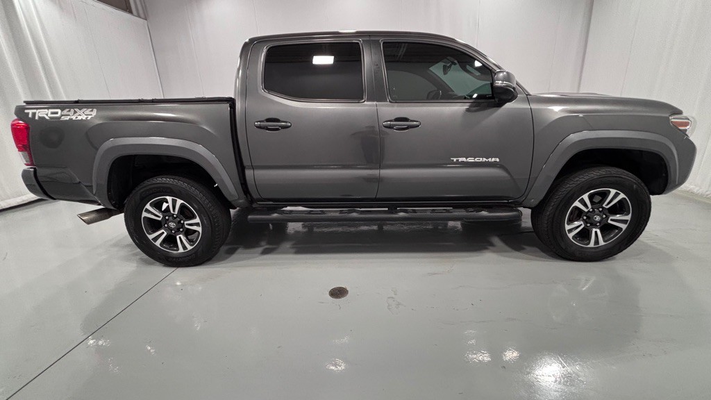2016 Toyota Tacoma Image 4